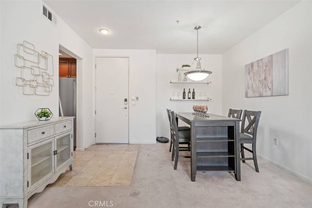 Pasadena, CA 91101,128 N Oak Knoll