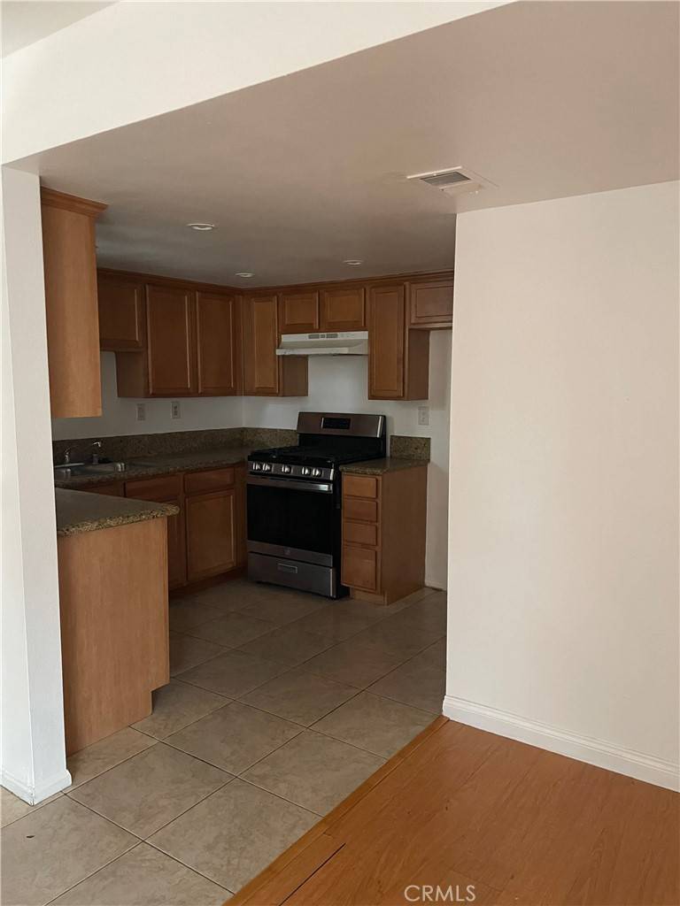 Riverside, CA 92507,1315 Massachusetts #101