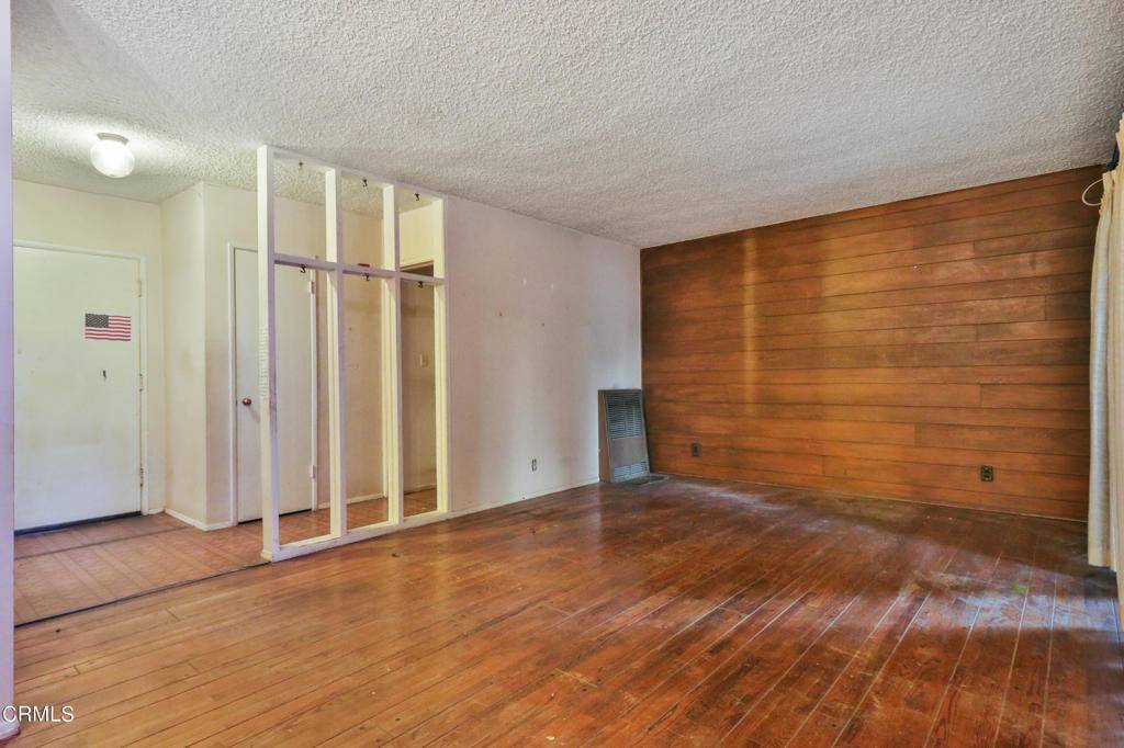 Tarzana, CA 91335,6207 Sylvia AVE