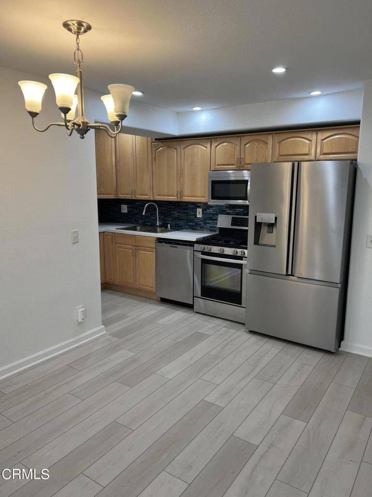 Port Hueneme, CA 93041,932 Lighthouse WAY