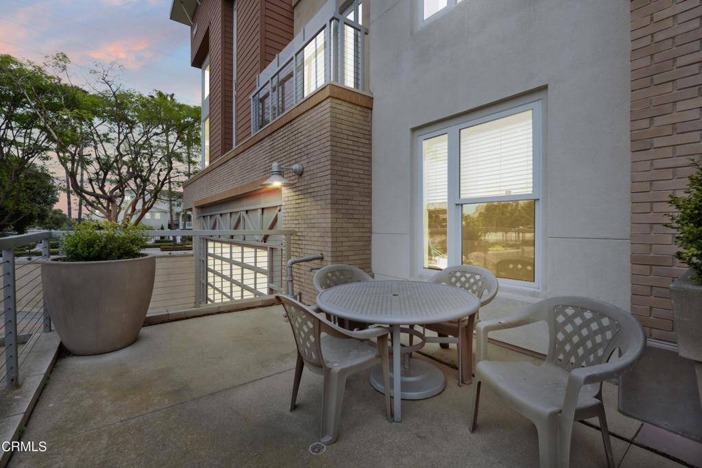 Oxnard, CA 93035,1901 Victoria AVE #105