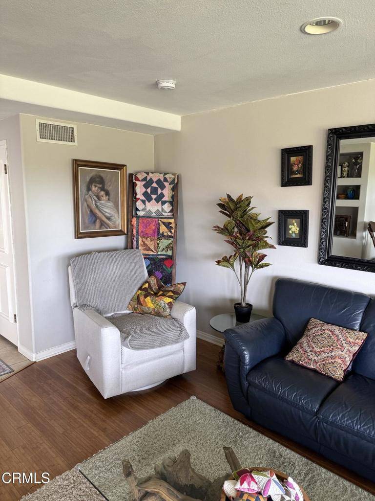 Camarillo, CA 93010,606 Deseo AVE