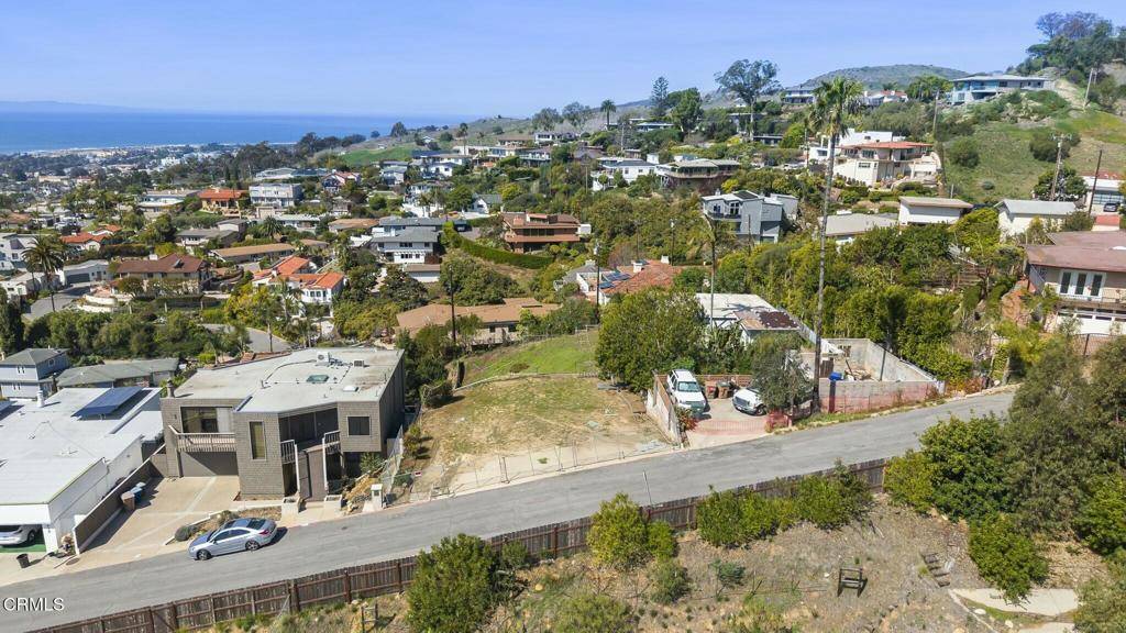 Ventura, CA 93001,445 Lupine WAY