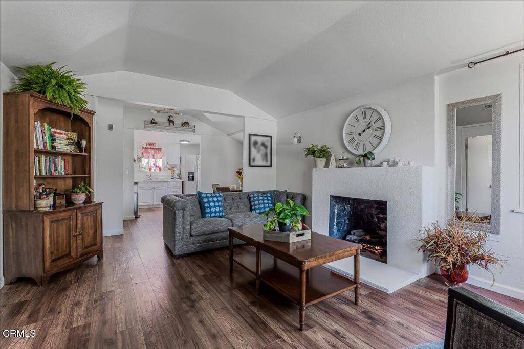 Santa Paula, CA 93060,230 California ST