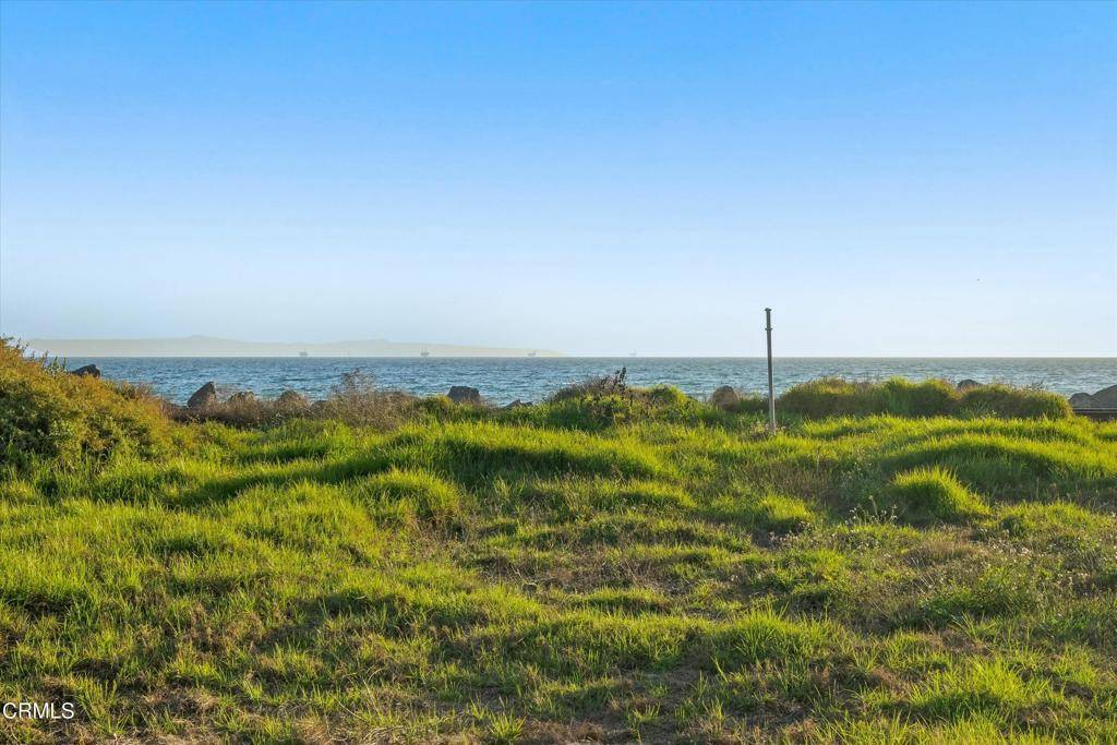 Carpinteria, CA 93013,3735 Santa Claus LN