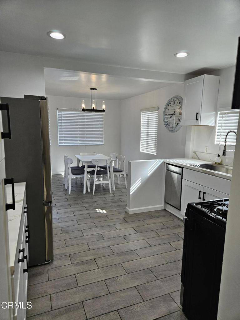 Ventura, CA 93004,1235 Clavel AVE