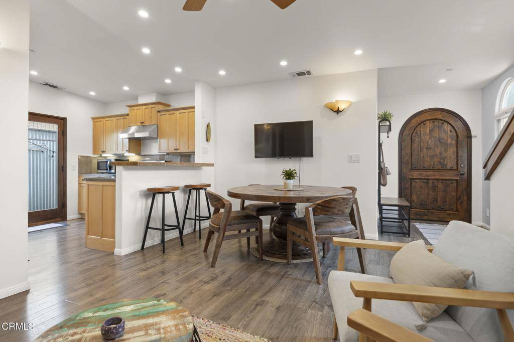 Ventura, CA 93001,2149 Monmouth DR