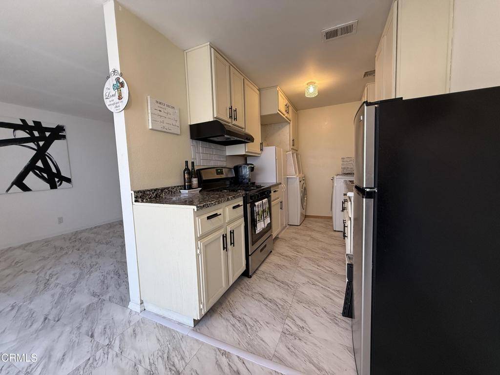 Oxnard, CA 93033,1004 Cheyenne WAY