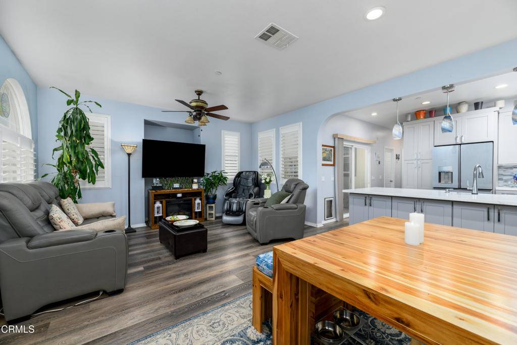 Oxnard, CA 93036,714 Nile River DR