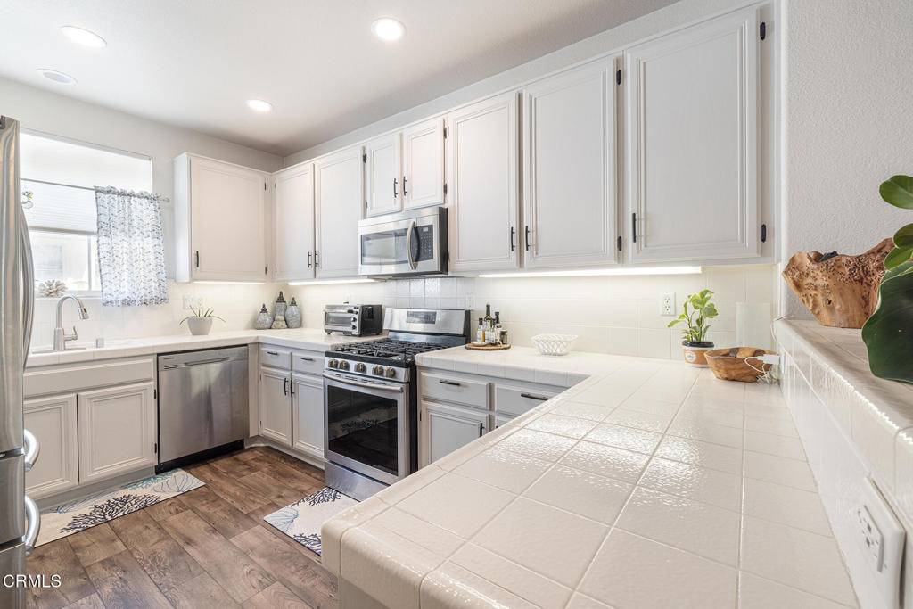 Ventura, CA 93001,148 Beach Side CT