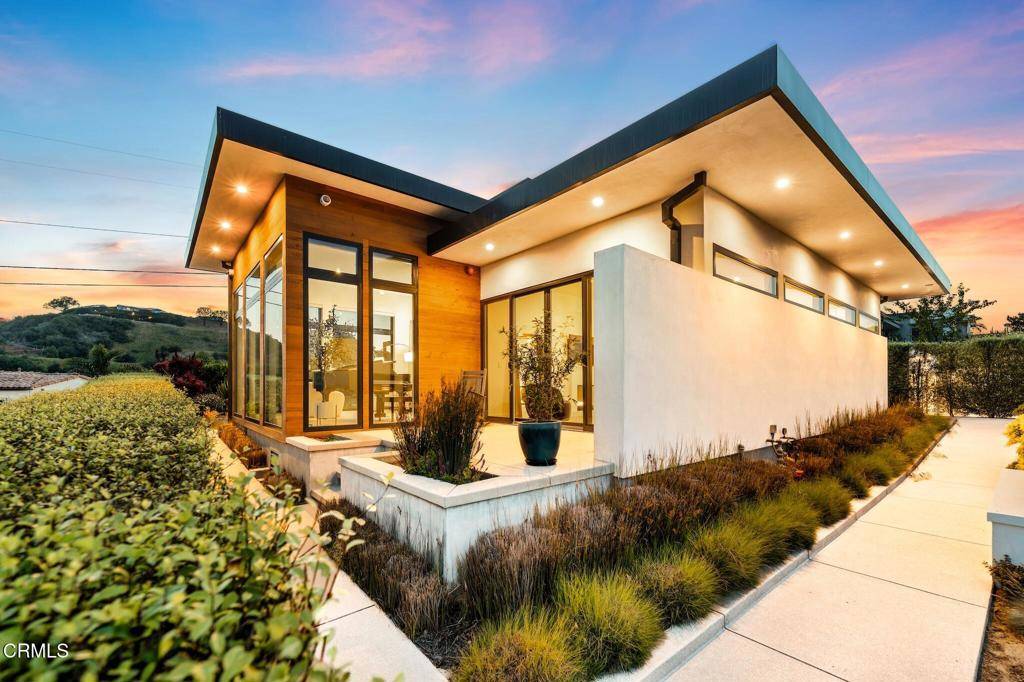 Ventura, CA 93003,887 Via Ondulando