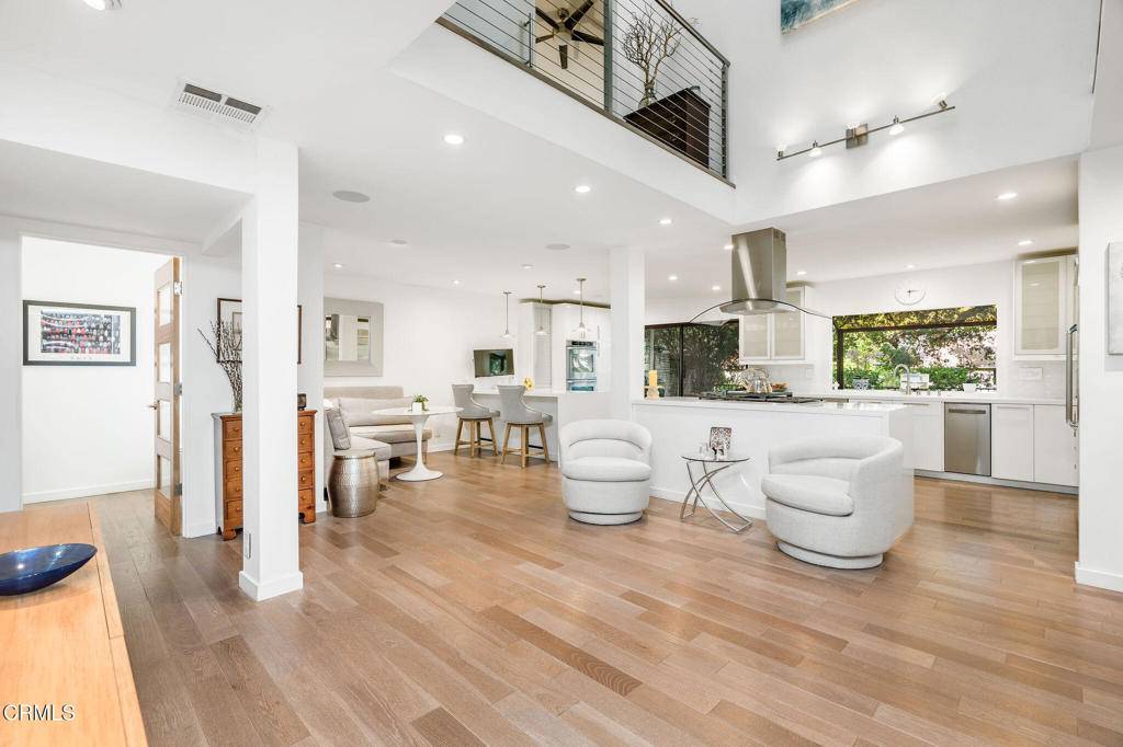 Westlake Village, CA 91362,736 N Valley DR