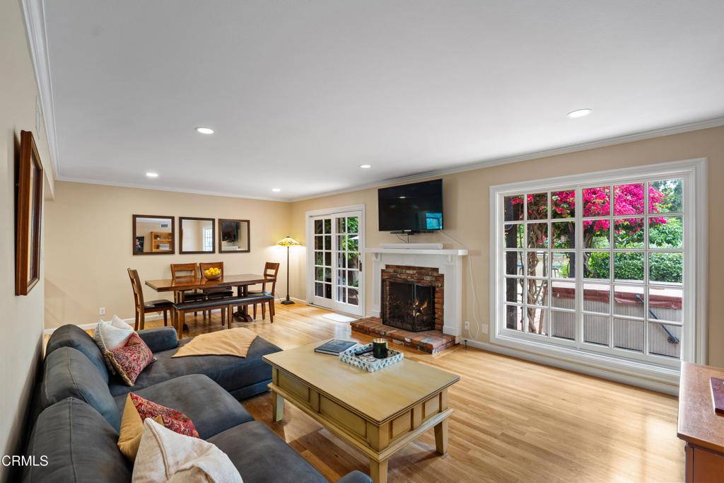 Ventura, CA 93003,5489 N Bryn Mawr ST