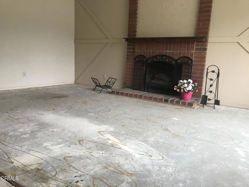 Camarillo, CA 93012,5576 Holly Ridge DR