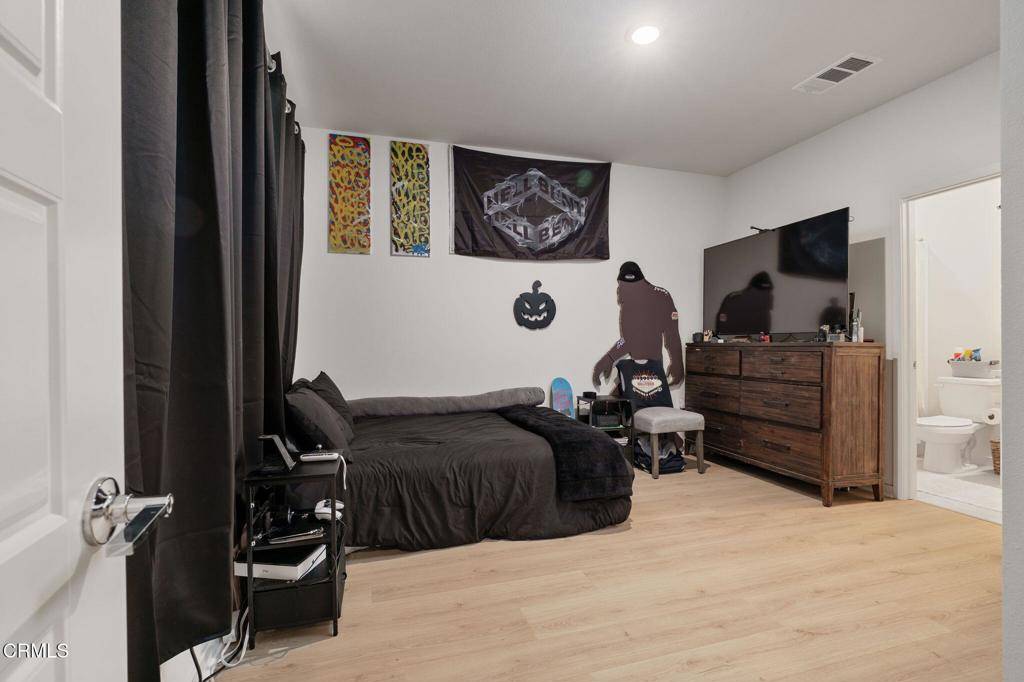 Oxnard, CA 93036,751 Winchester DR