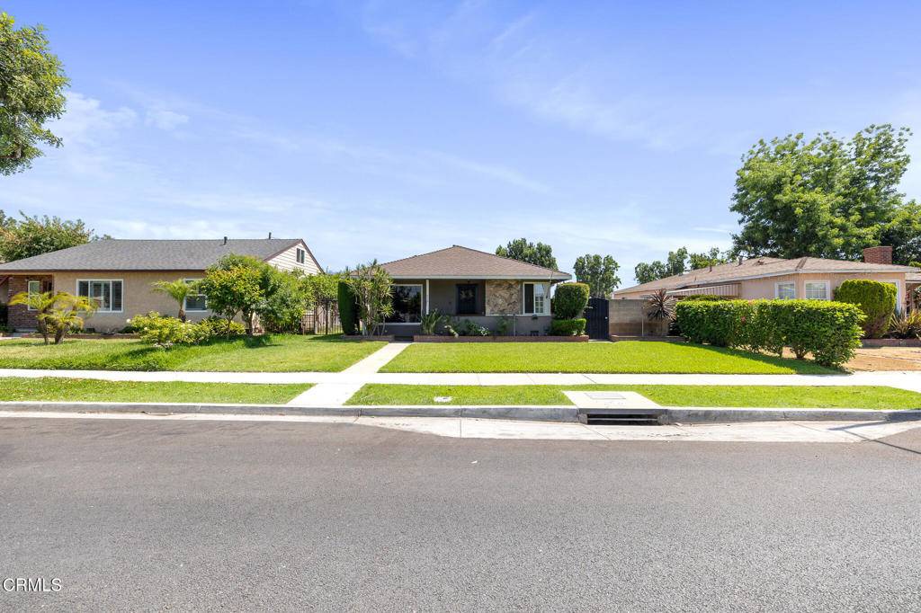 Long Beach, CA 90805,272 E 69th ST