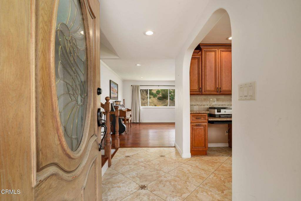 Ventura, CA 93003,872 Via Arroyo