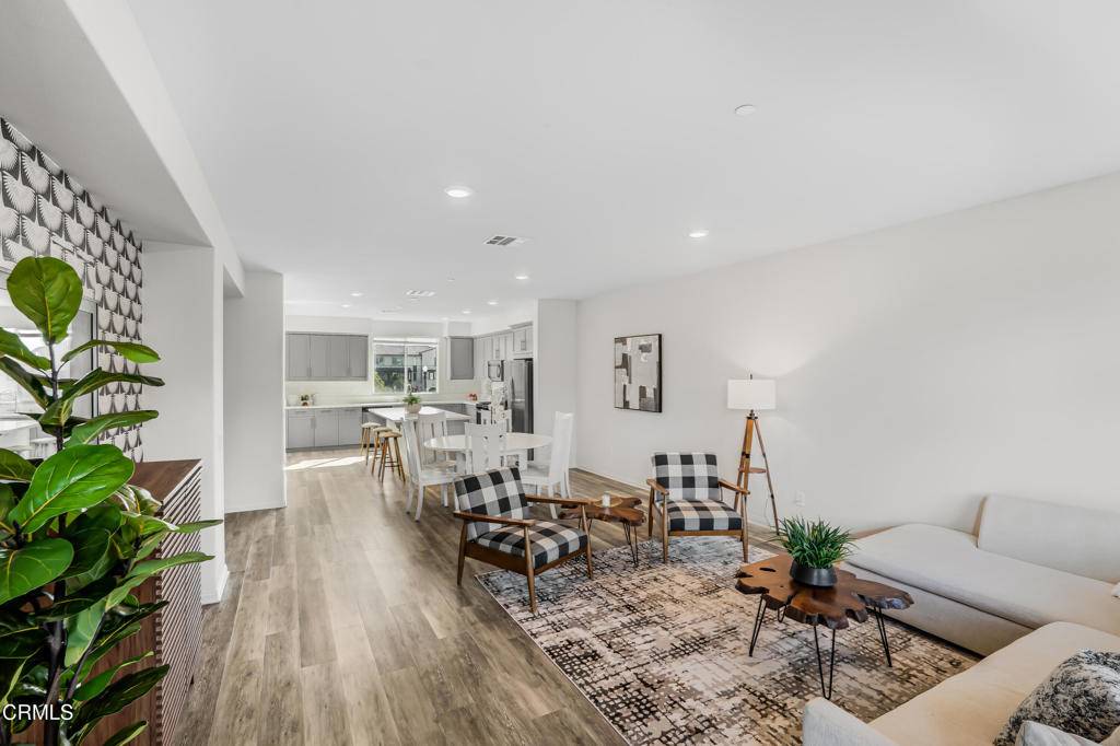 Camarillo, CA 93010,354 Solares ST