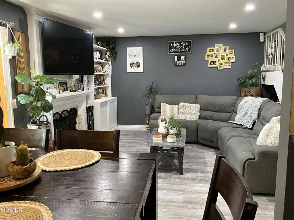 Oxnard, CA 93030,1406 Gina DR