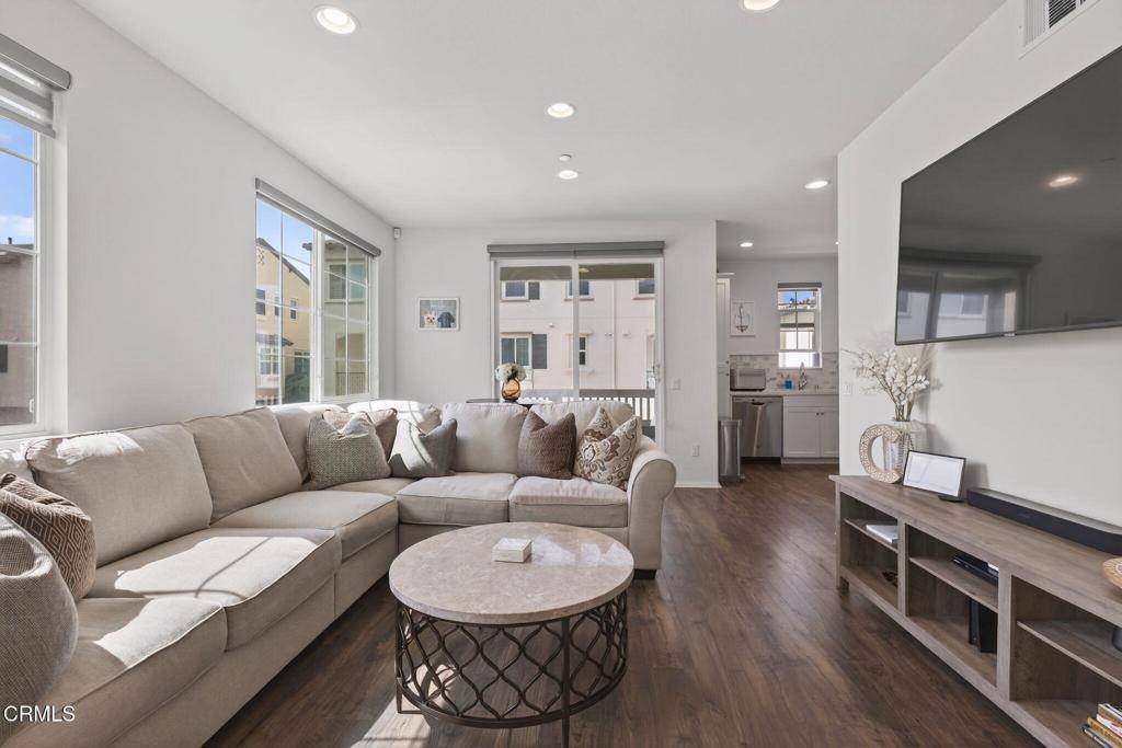 Camarillo, CA 93010,162 Sawbuck ST