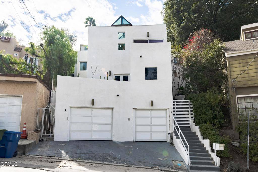 Los Angeles, CA 90068,6835 Pacific View DR