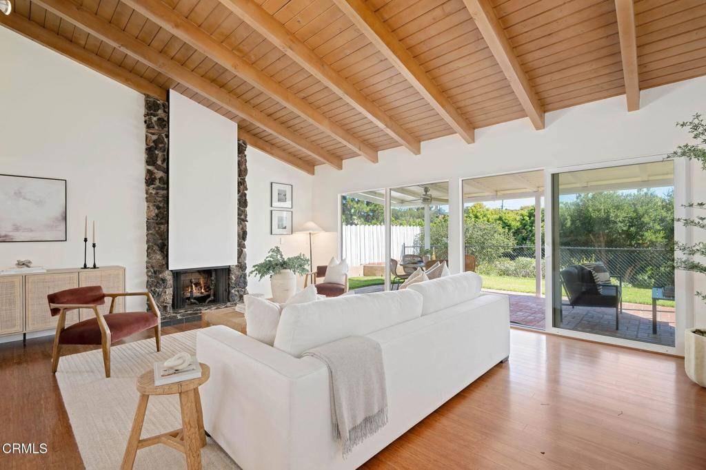 Santa Barbara, CA 93105,1111 Crestline DR