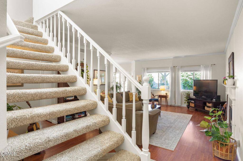 Saugus, CA 91390,28802 Raintree LN