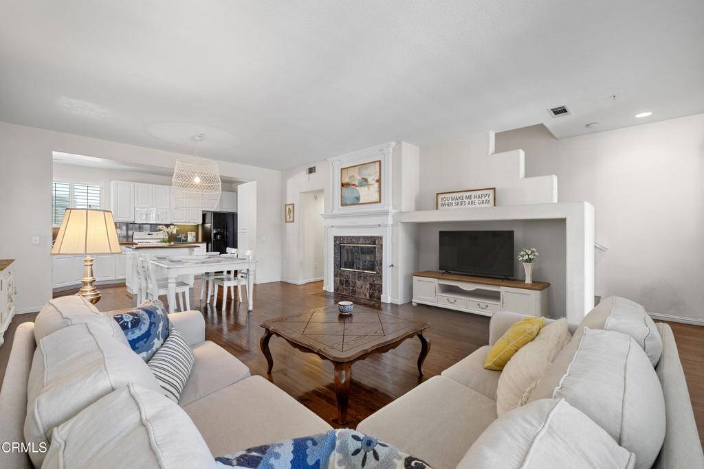 Ventura, CA 93001,104 W Santa Clara ST