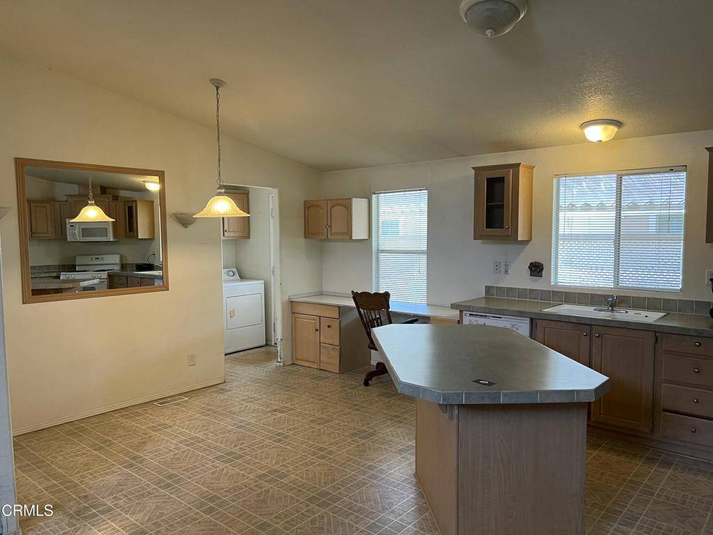 Lancaster, CA 93535,1501 E Avenue I #142