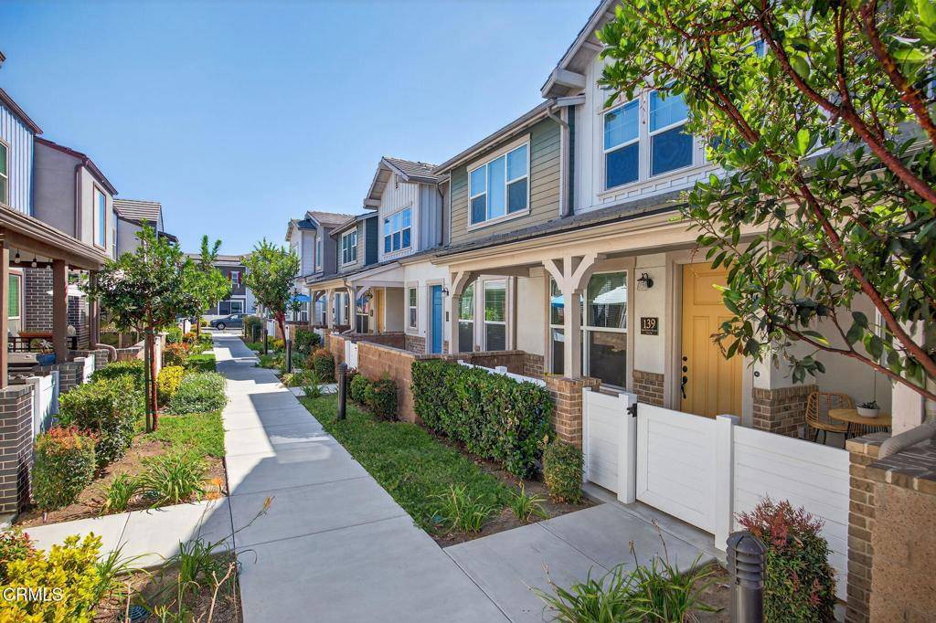 Simi Valley, CA 93065,139 Farmhouse DR #5