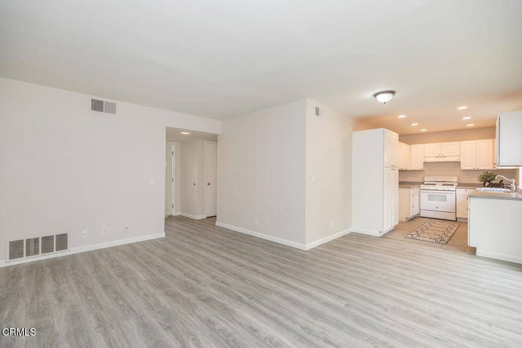 Port Hueneme, CA 93041,784 Seawind WAY