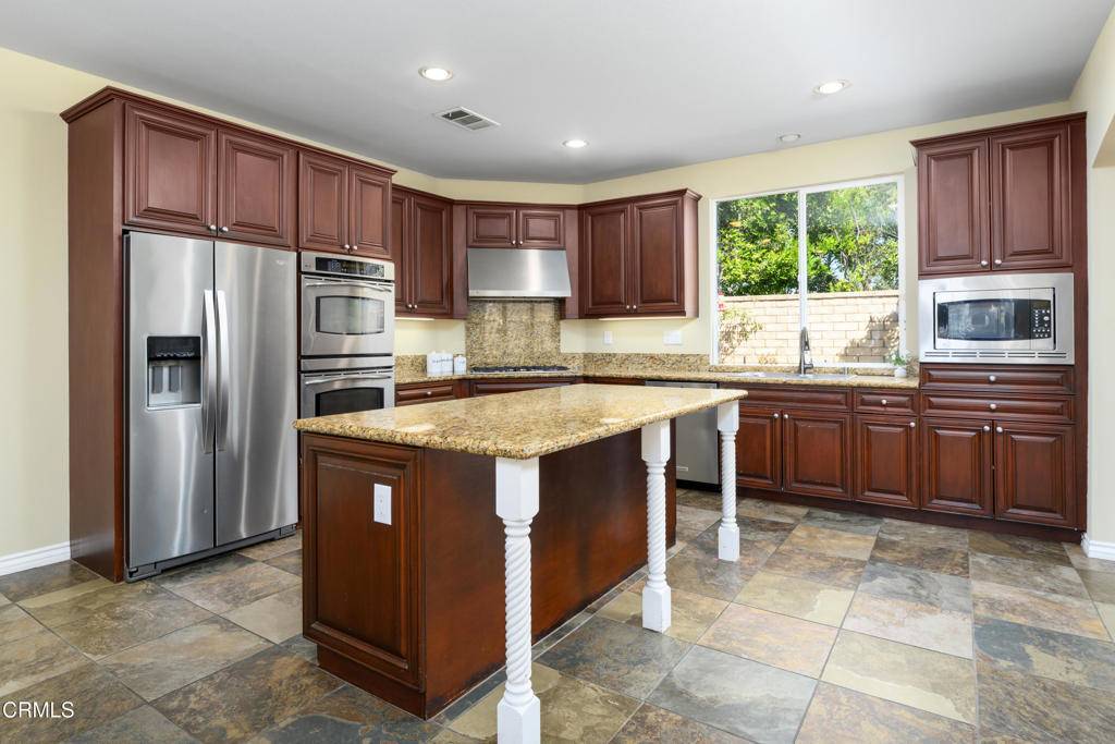 Camarillo, CA 93012,167 Bellafonte CT