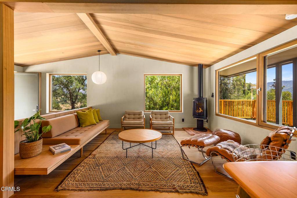 Ojai, CA 93023,313 E Villanova RD
