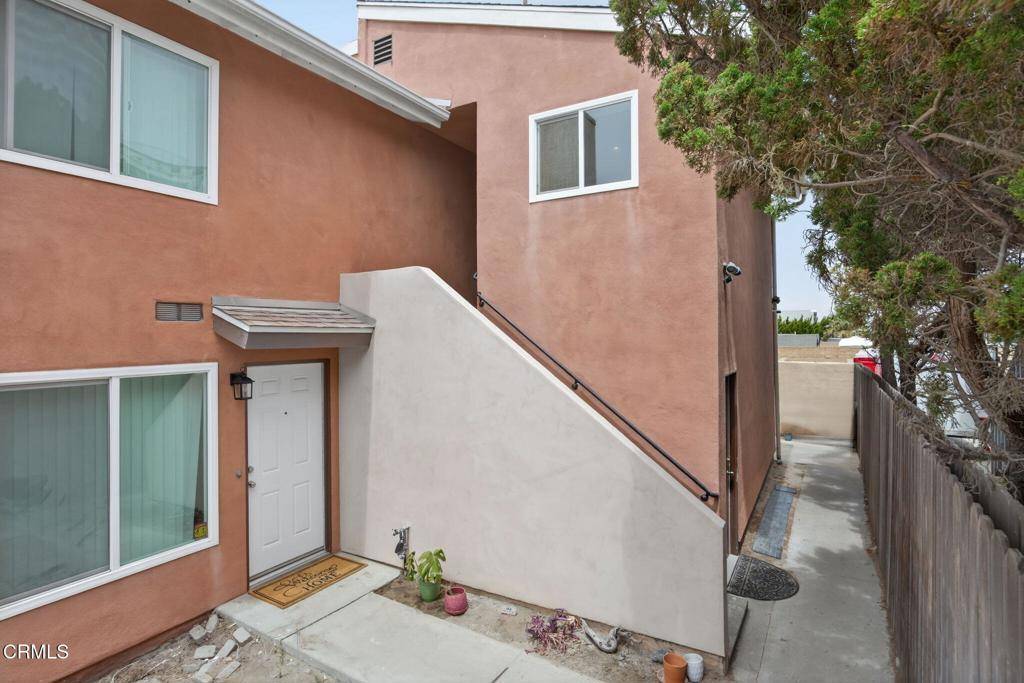 Oxnard, CA 93035,5507 Driftwood ST