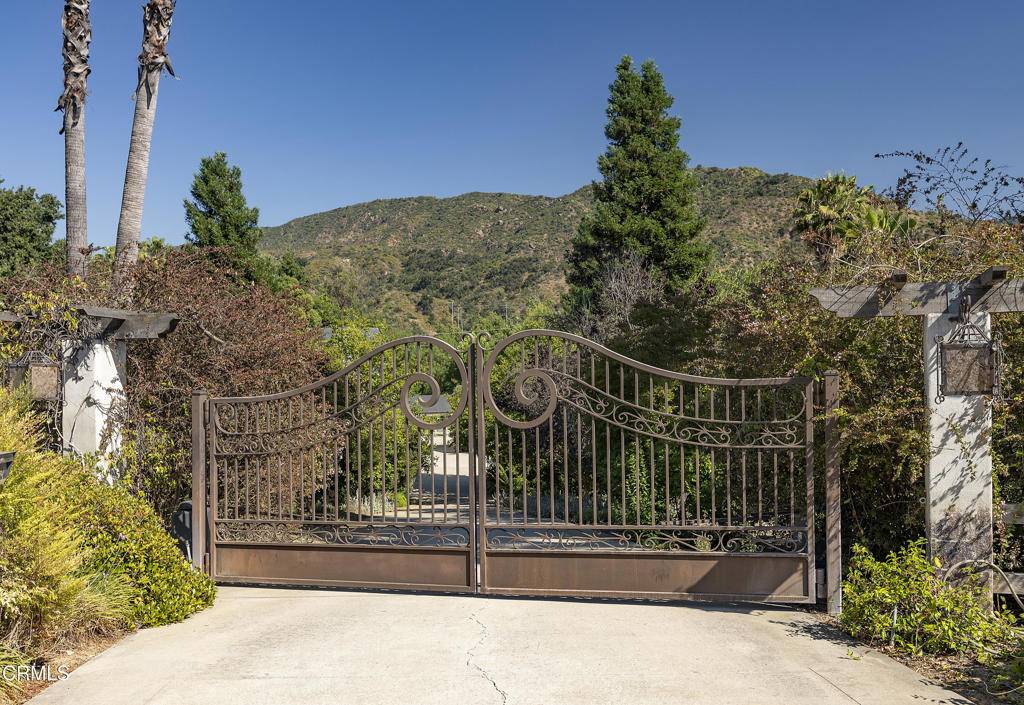 Ojai, CA 93023,741 Saddle LN