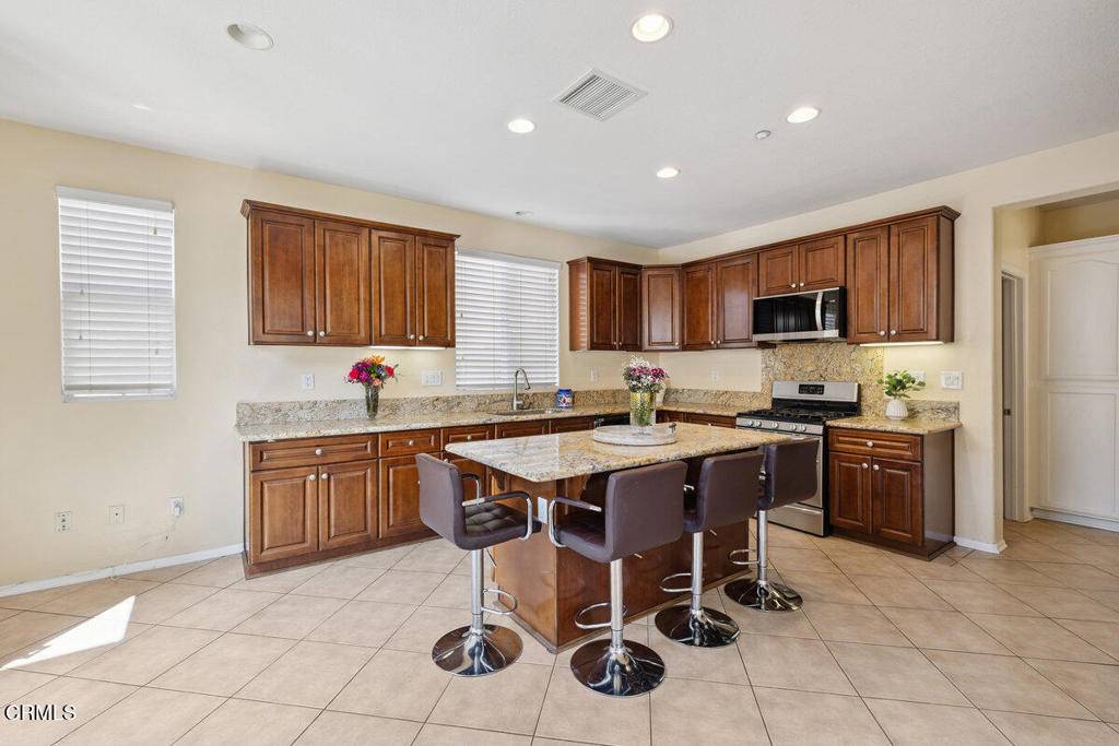Oxnard, CA 93030,420 Ocotlan WAY