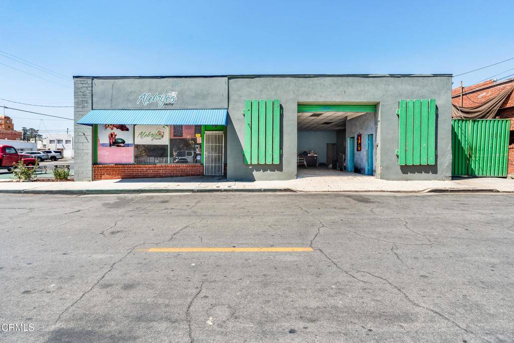 Santa Paula, CA 93060,933 Yale ST