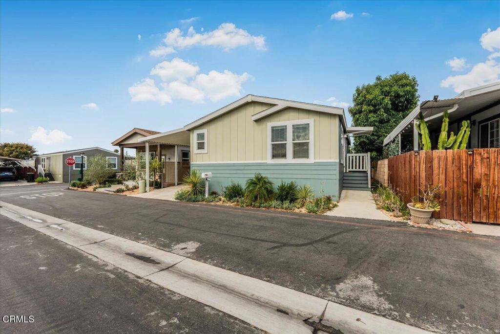 Chatsworth, CA 91311,20652 Lassen ST #125 1/2