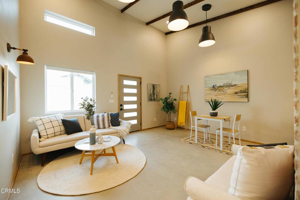 Ventura, CA 93001,187 W Park Row AVE #102