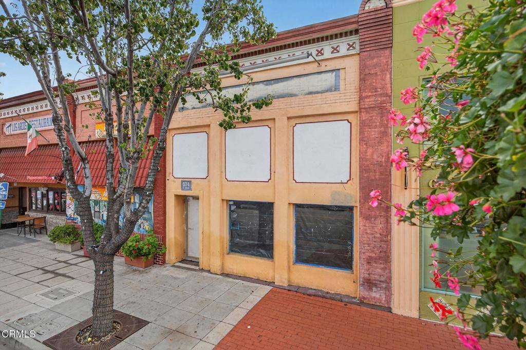 Santa Paula, CA 93060,974 E Main ST