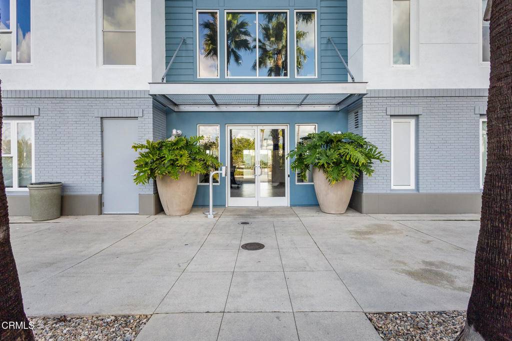 Oxnard, CA 93035,1901 Victoria AVE #204