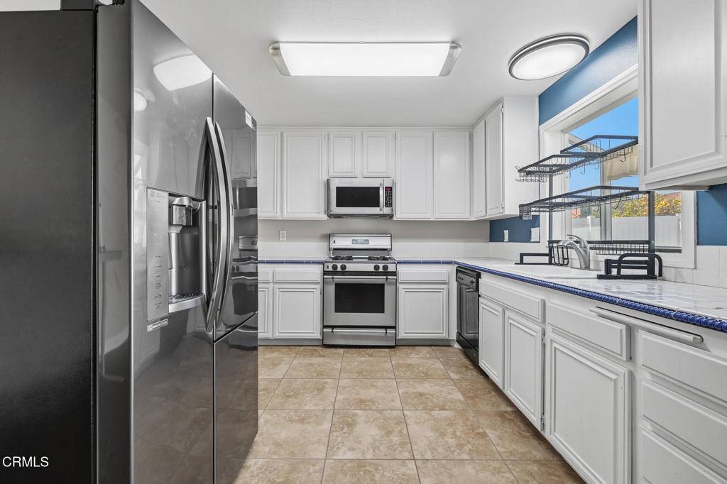 Oxnard, CA 93035,2611 Kelp ST