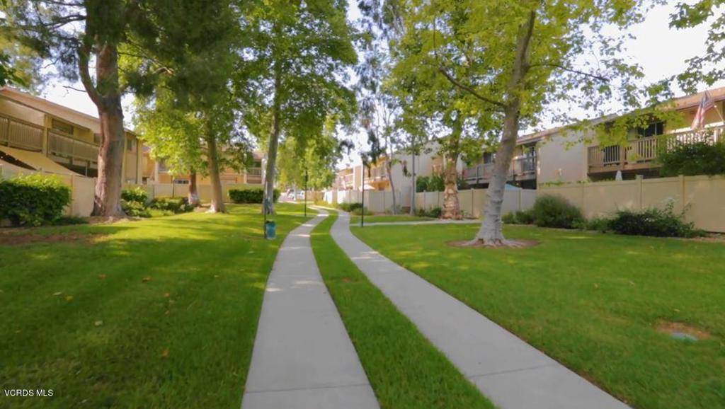 Moorpark, CA 93021,15218 Campus Park DR #B