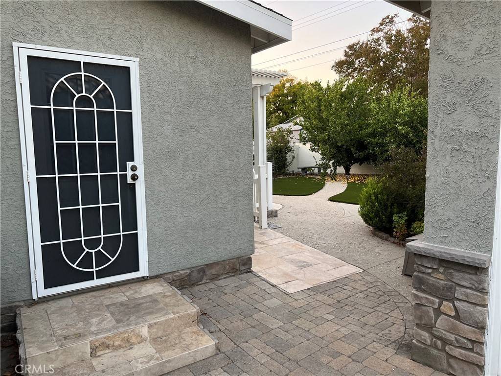 West Covina, CA 91790,1303 E Grovecenter ST