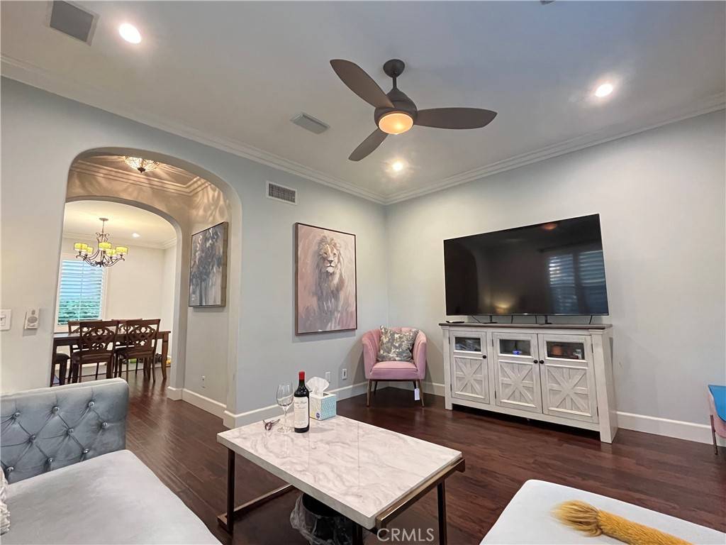Irvine, CA 92618,94 Keepsake