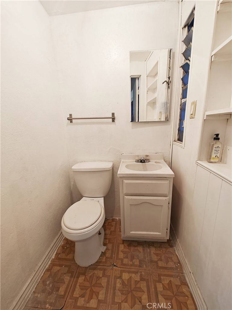 Pomona, CA 91767,460 N Reservoir ST