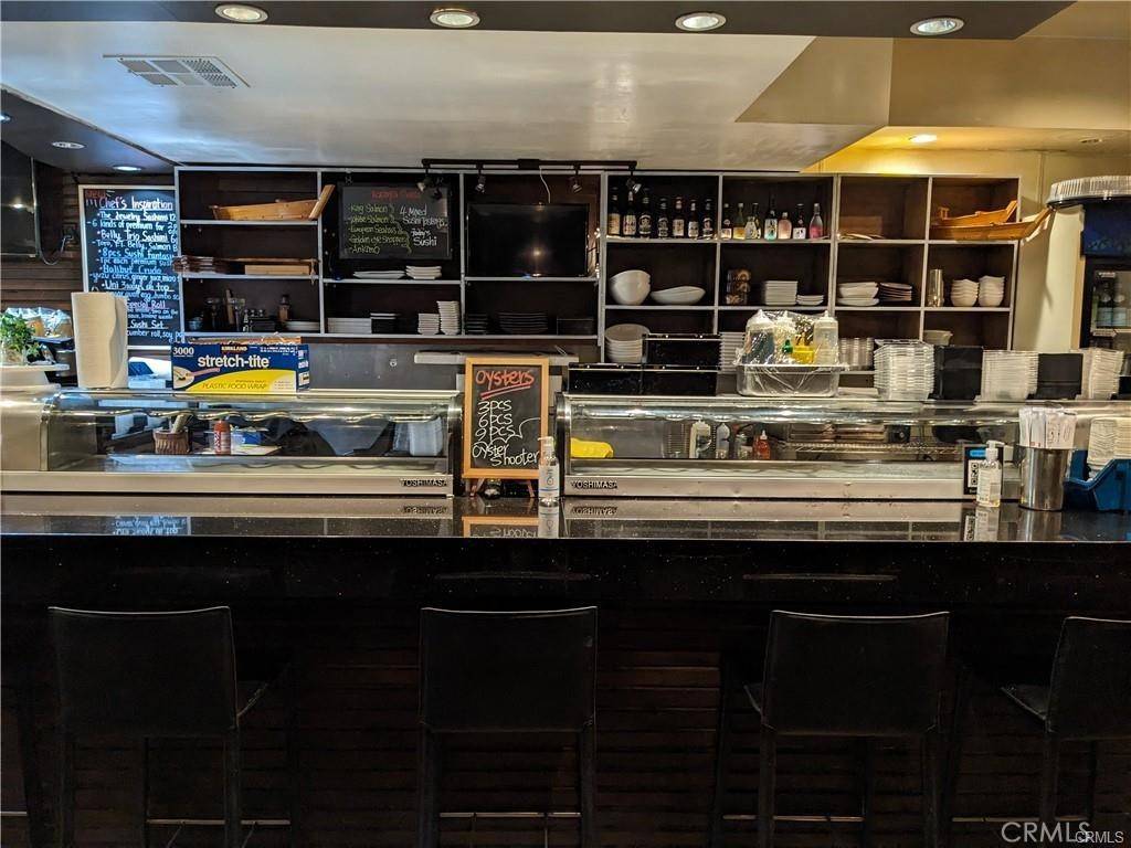 Toluca Lake, CA 91602,10658 Riverside DR