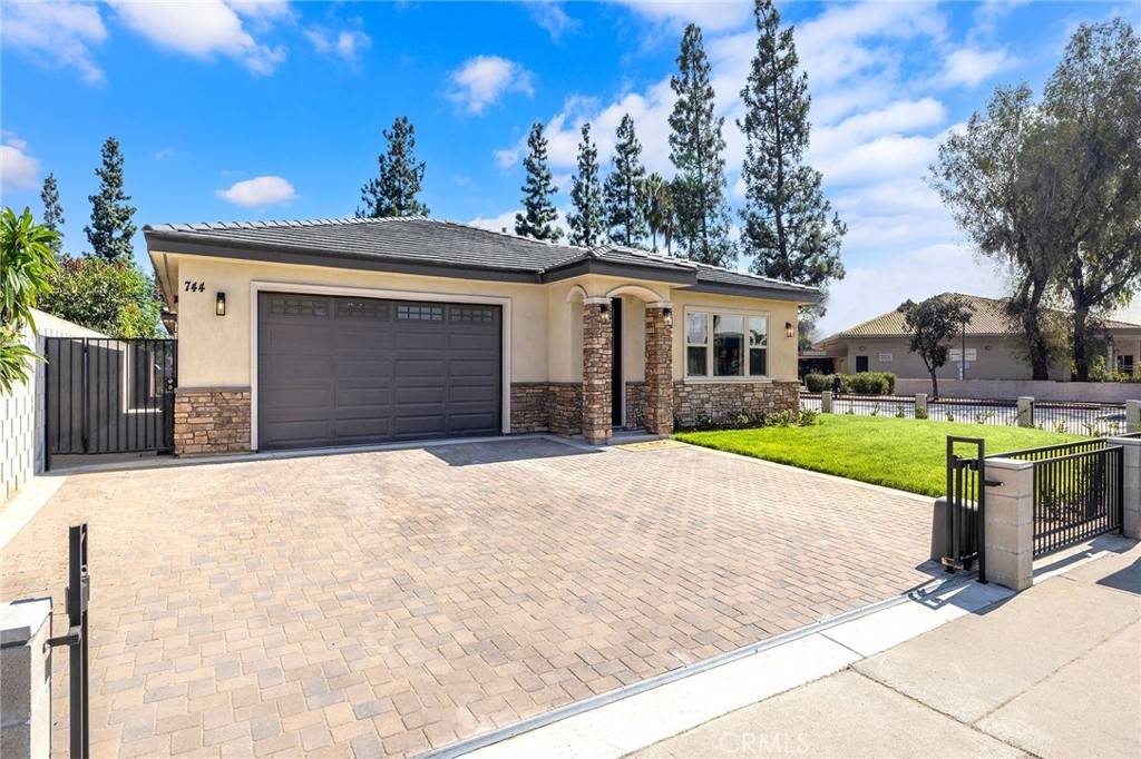 West Covina, CA 91790,744 S Glendora AVE