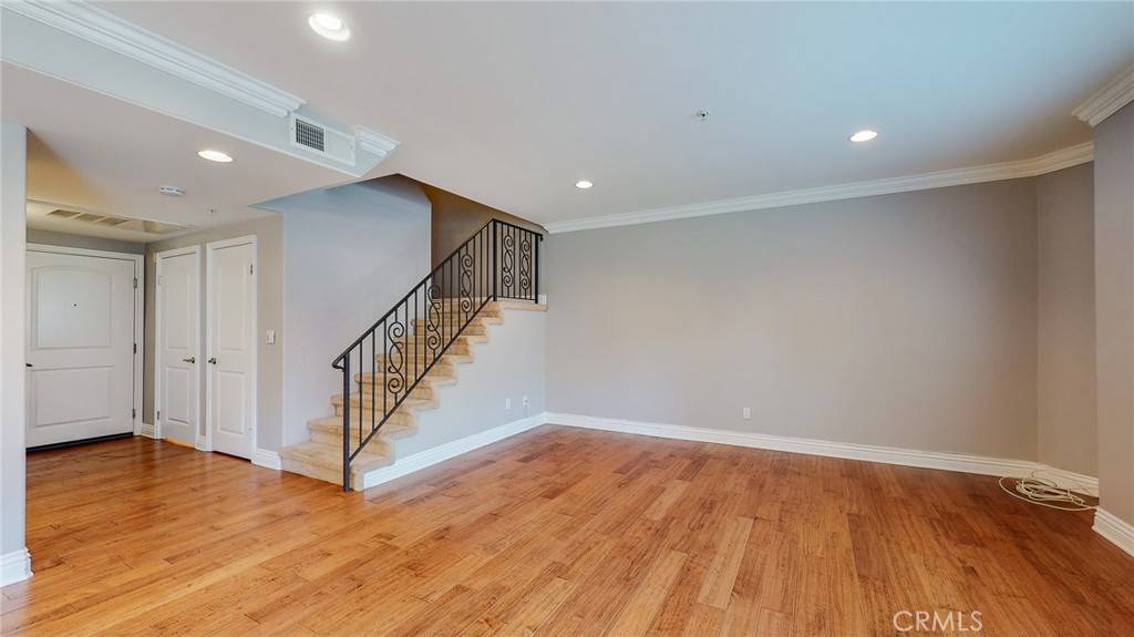 North Hollywood, CA 91602,11540 Moorpark ST #103