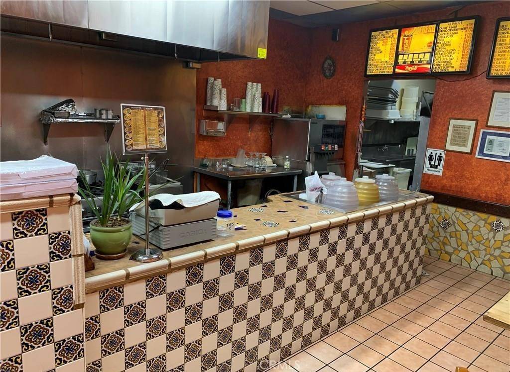 Pasadena, CA 91104,1251 N Lake AVE